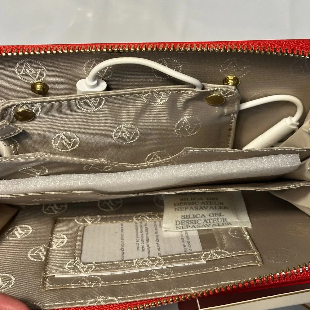 Adrienne Vittadini Charging Wallet‎ Womens OS Red Pebble Zip Phone Case New
